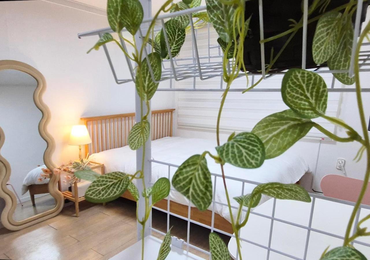 Apartment Hongdae # S101 Seoul